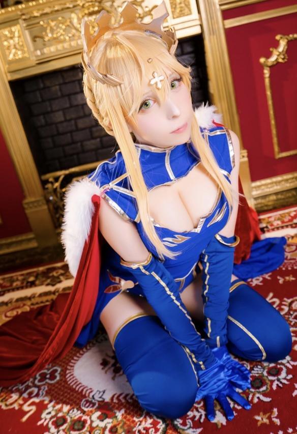 【Cosplay欣赏】美女coser《アリア》美图写真集，黑丝长腿身材爆炸！