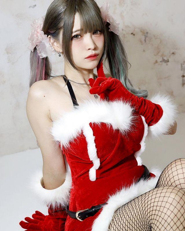 【Cosplay欣赏】11区小姐姐《かりん(様)》美图写真集，童颜巨乳十分迷人！