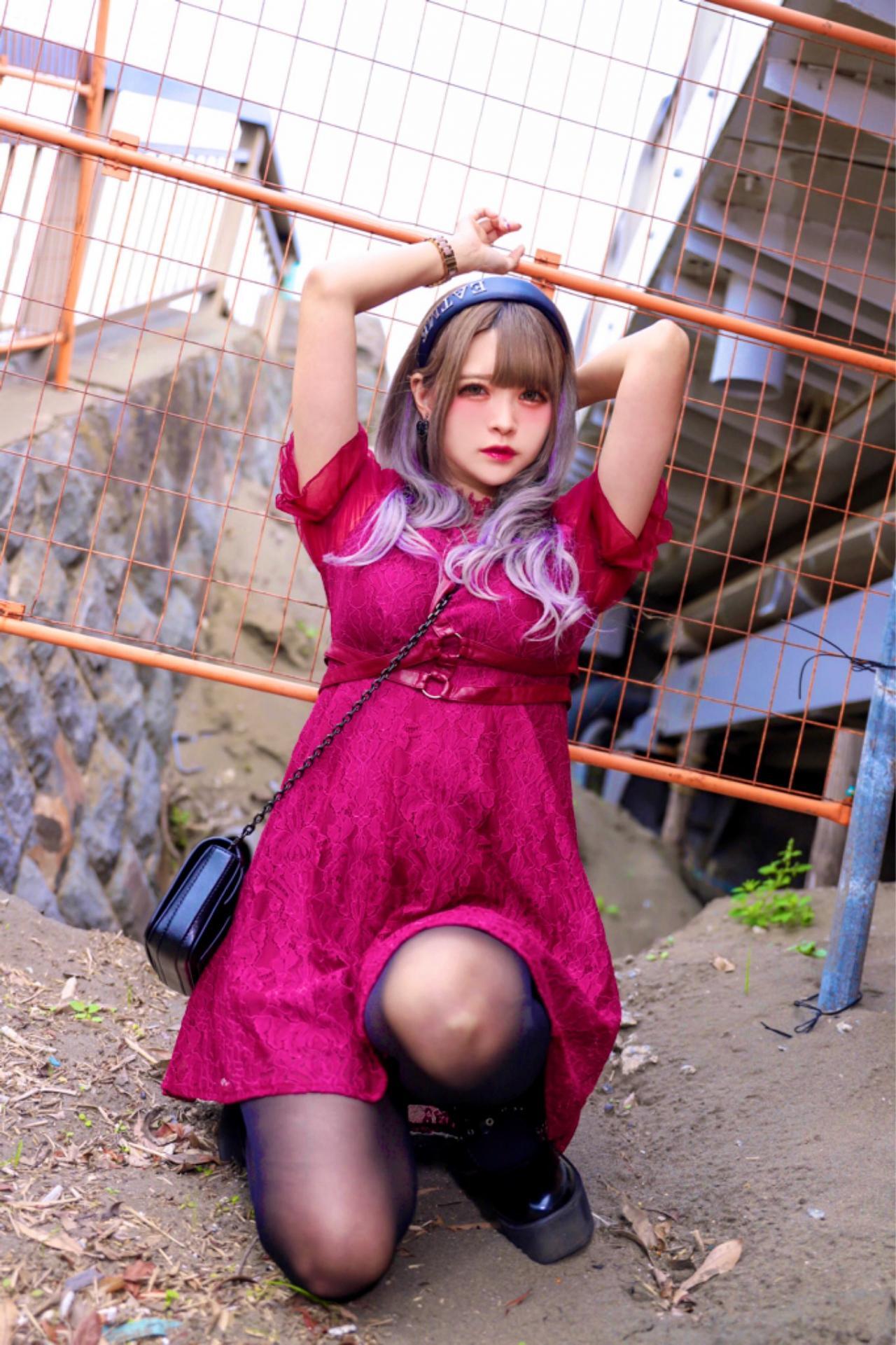 【Cosplay欣赏】11区小姐姐《かりん(様)》美图写真集，童颜巨乳十分迷人！