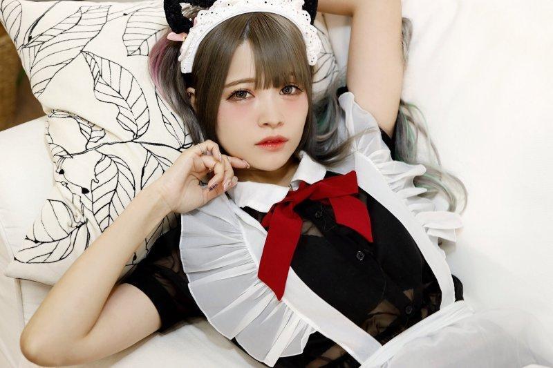 【Cosplay欣赏】11区小姐姐《かりん(様)》美图写真集，童颜巨乳十分迷人！