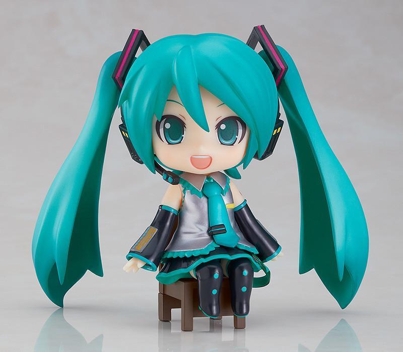 GSC《Vocaloid 虚拟歌手》初音未来 MIKU 坐吧粘土人 手办 预定