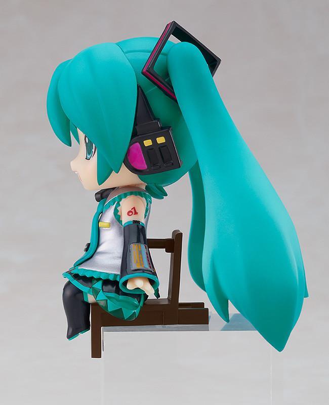 GSC《Vocaloid 虚拟歌手》初音未来 MIKU 坐吧粘土人 手办 预定