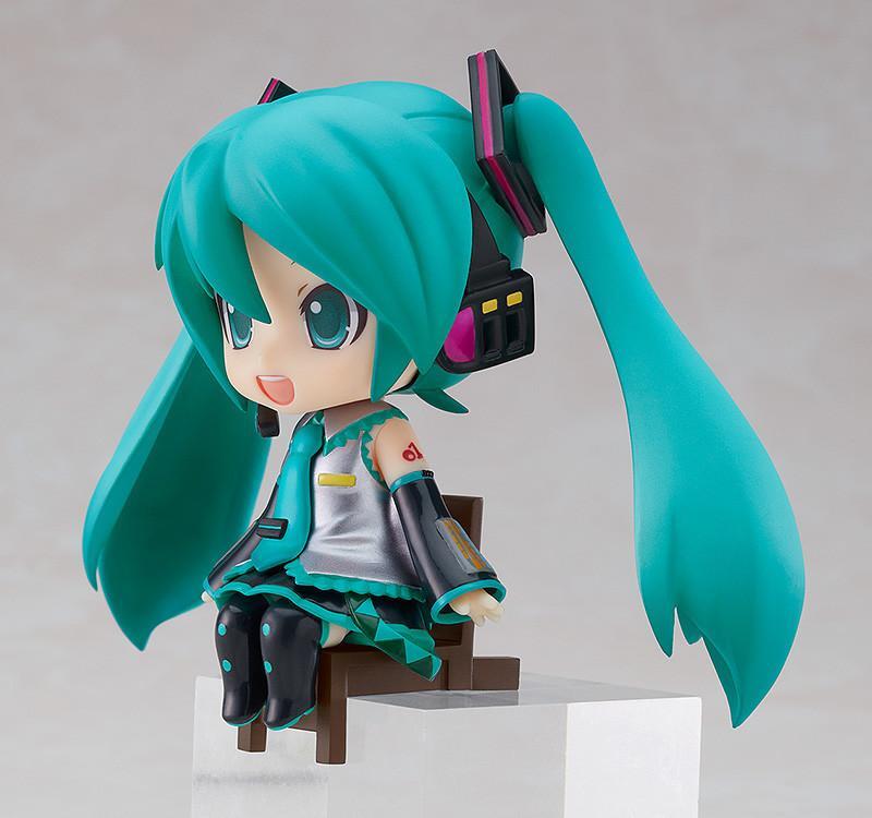 GSC《Vocaloid 虚拟歌手》初音未来 MIKU 坐吧粘土人 手办 预定