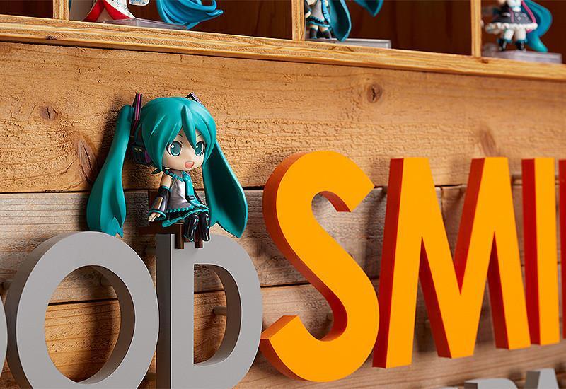 GSC《Vocaloid 虚拟歌手》初音未来 MIKU 坐吧粘土人 手办 预定