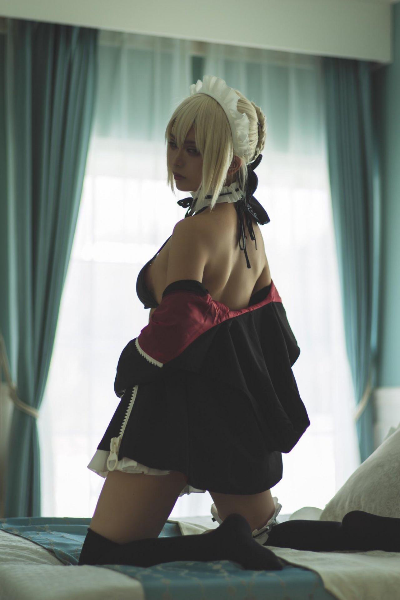 【Cosplay欣赏】日本轻熟女《ろむ》玩出不一样的火辣味道