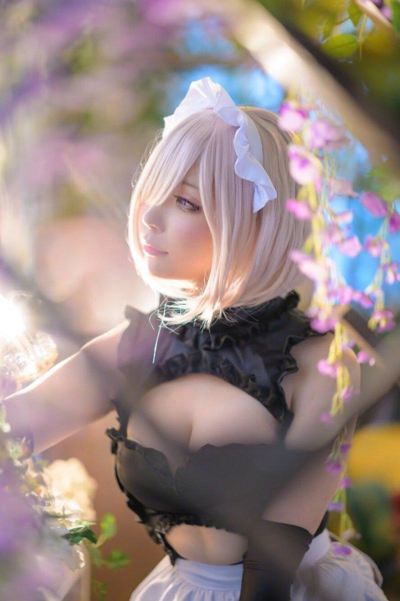 【Cosplay欣赏】日本樱花妹《イズ氏》COS美图集 长相甜美身材相当傲人！