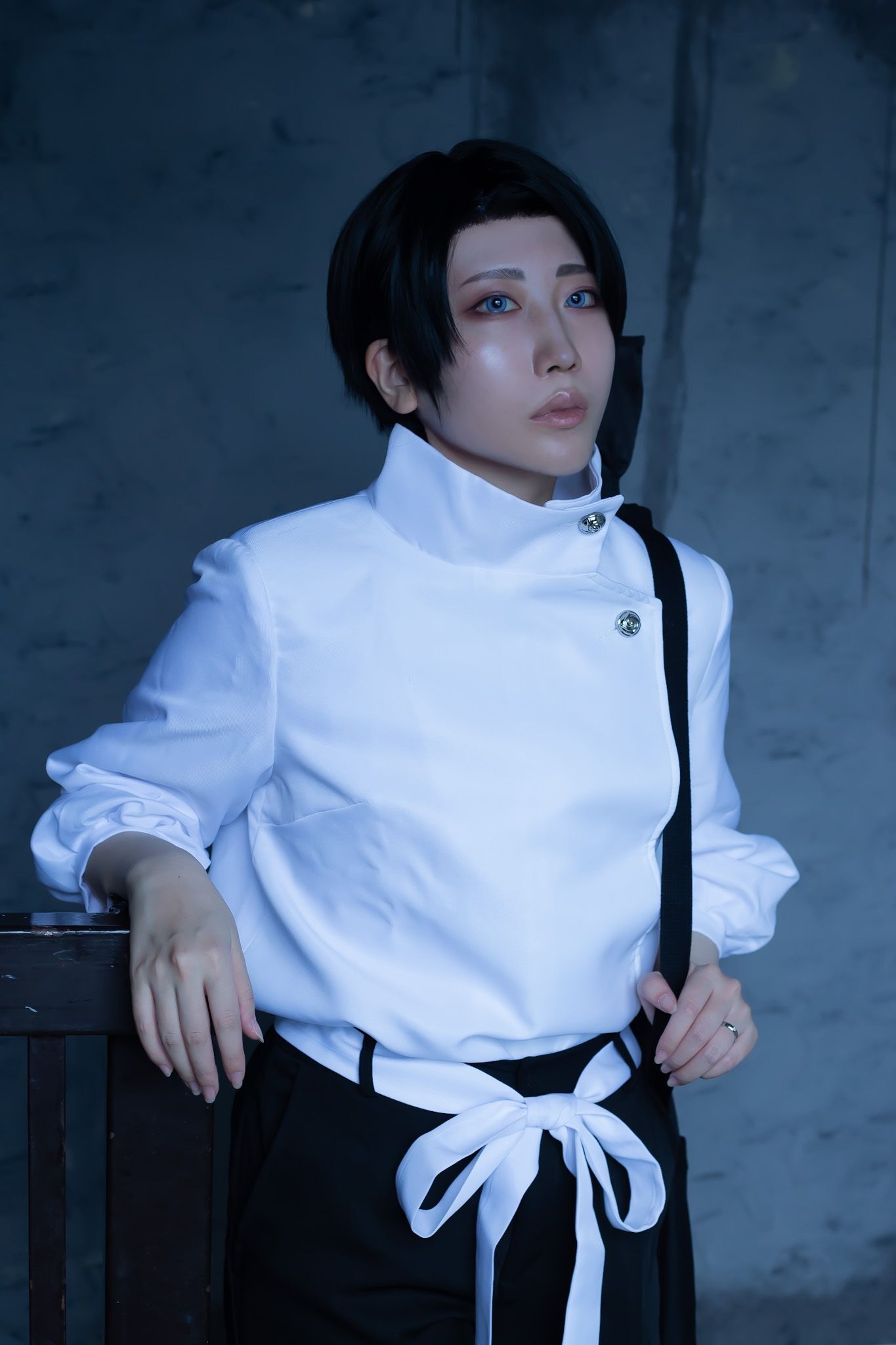 【Cosplay欣赏】日本萌妹「绀」扮演《咒术回战 冥冥》还原御姐咒术师！