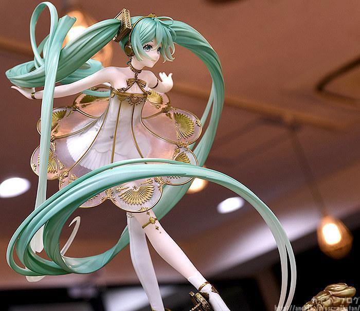 GSC《Vocaloid》初音未来交响乐 5th Anniversary Ver.1/1比例手办，将于2023 年1月发售！