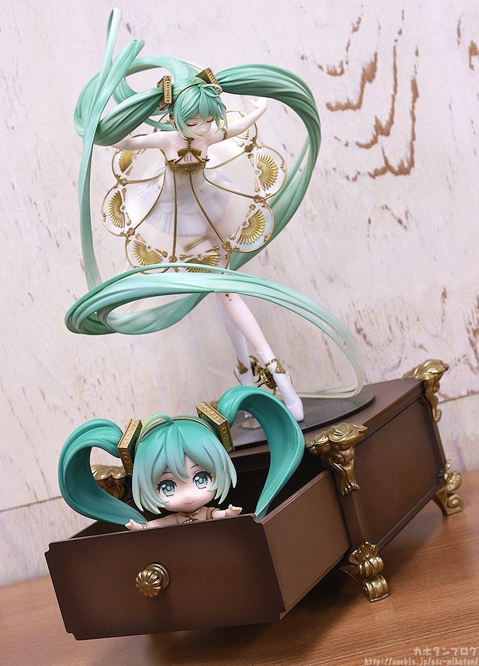 GSC《Vocaloid》初音未来交响乐 5th Anniversary Ver.1/1比例手办，将于2023 年1月发售！