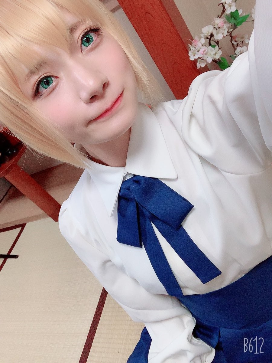 【COSPLAY欣赏】日本妹子COS《Fate》Saber 真羡慕吃不胖的体质