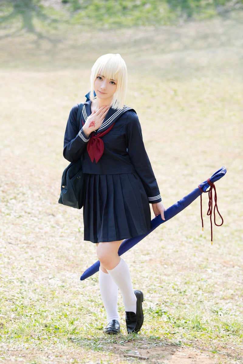 【COSPLAY欣赏】日本妹子COS《Fate》Saber 真羡慕吃不胖的体质