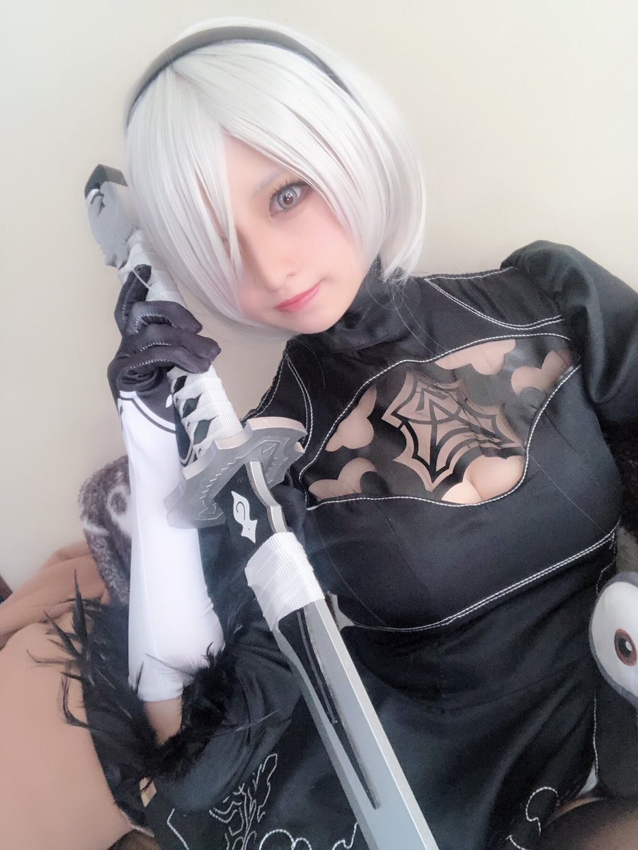 【COSPLAY欣赏】日本靓丽小姐姐COS《尼尔》2B 皙白大长腿吸睛！