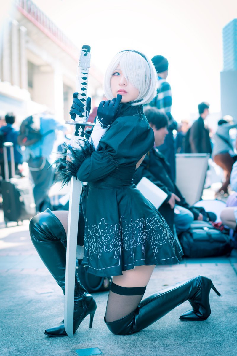 【COSPLAY欣赏】日本靓丽小姐姐COS《尼尔》2B 皙白大长腿吸睛！