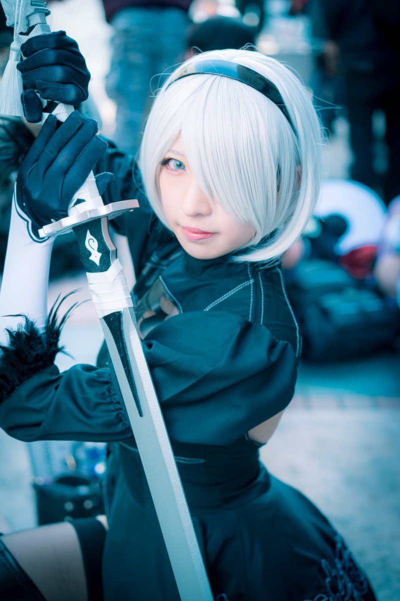 【COSPLAY欣赏】日本靓丽小姐姐COS《尼尔》2B 皙白大长腿吸睛！