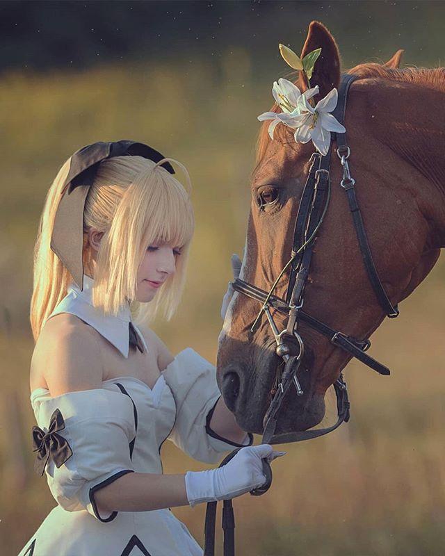 【COSPLAY欣赏】意大利妹子COS美图集 打破次元壁的少女骑士