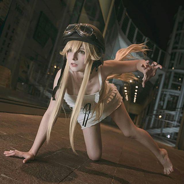 【COSPLAY欣赏】意大利妹子COS美图集 打破次元壁的少女骑士