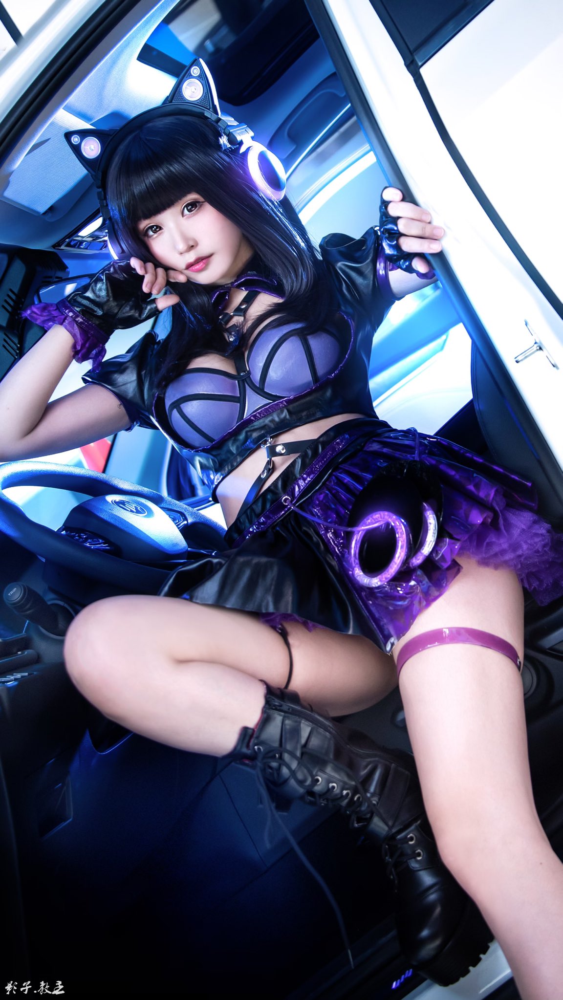 【Cosplay欣赏】五木昶写真 惹火的身材让人移不开视线