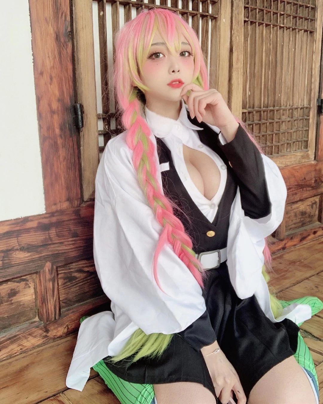 【Cosplay欣赏】鬼灭之刃 甘露寺蜜璃