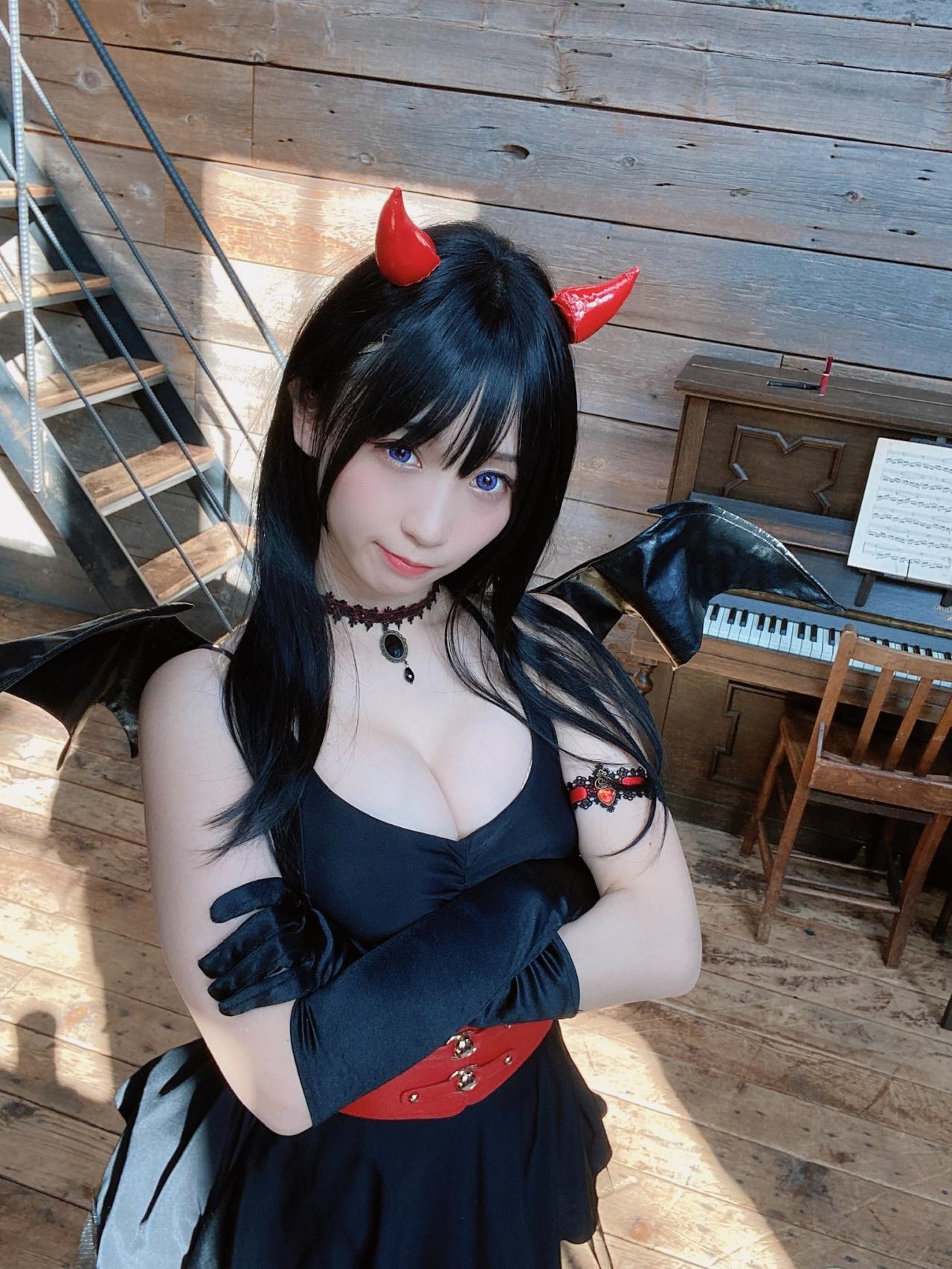 【Cosplay欣赏】伊织萌COS精灵娘 戴上精灵的耳朵又可爱又性感！