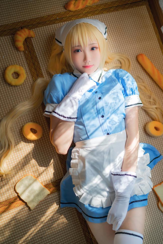 【Cosplay欣赏】调教咖啡厅 白丝女仆，请问主人要点些什么吗？