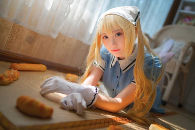 【Cosplay欣赏】调教咖啡厅 白丝女仆，请问主人要点些什么吗？