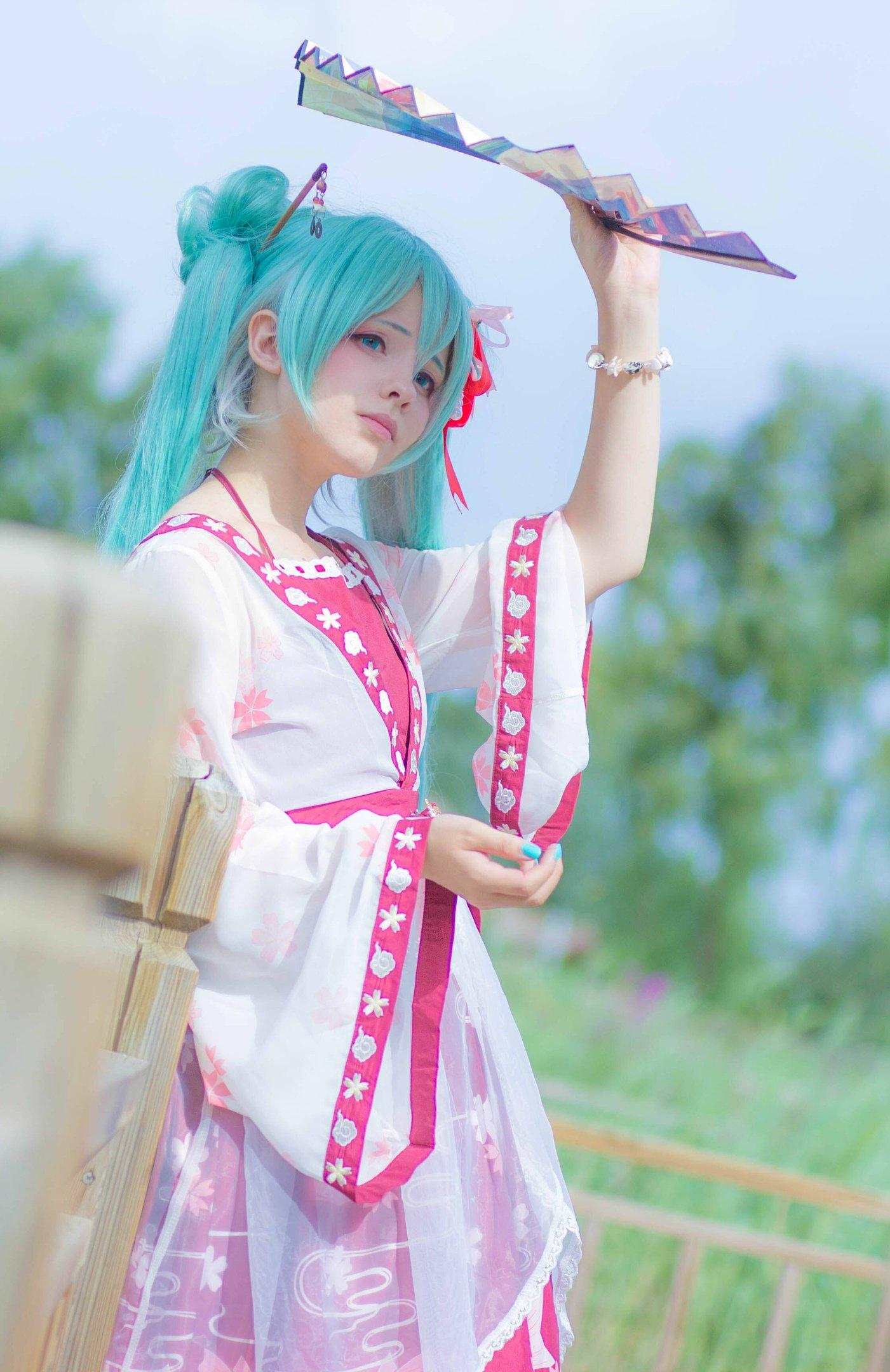 【Cosplay欣赏】俄罗斯萌妹《Saya Scarlet》超大份 初音ミク精选集！