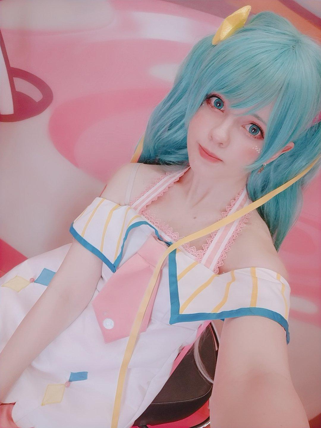 【Cosplay欣赏】俄罗斯萌妹《Saya Scarlet》超大份 初音ミク精选集！