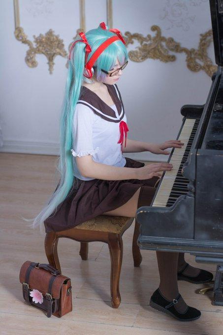 【Cosplay欣赏】俄罗斯萌妹《Saya Scarlet》超大份 初音ミク精选集！