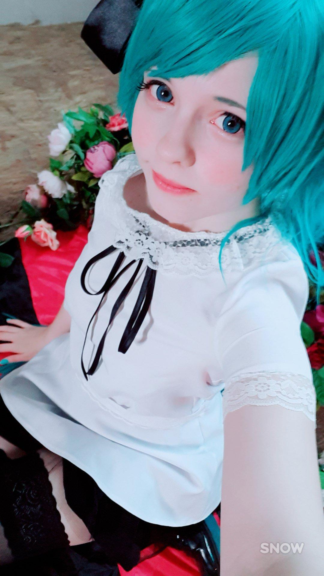 【Cosplay欣赏】俄罗斯萌妹《Saya Scarlet》超大份 初音ミク精选集！