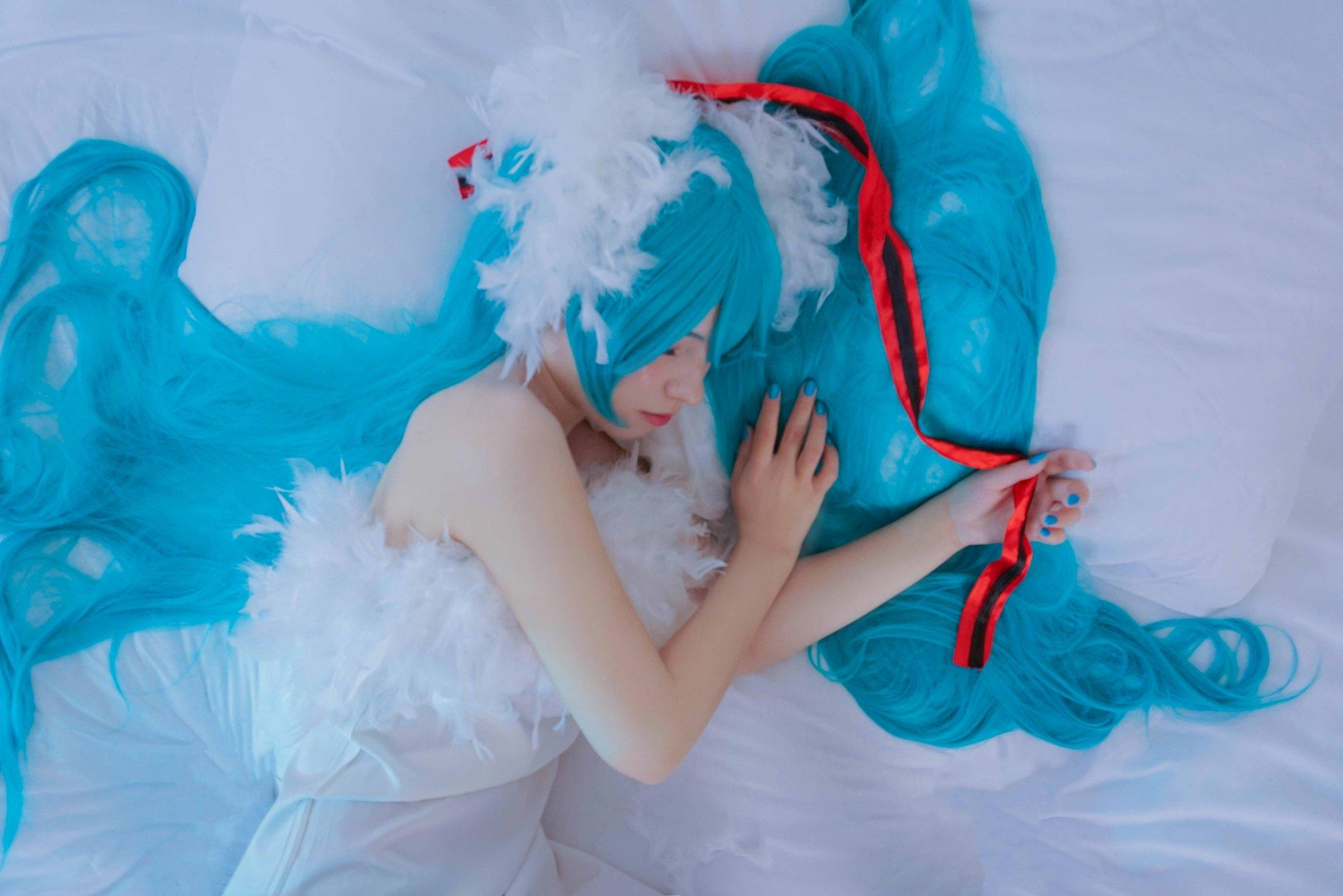 【Cosplay欣赏】俄罗斯萌妹《Saya Scarlet》超大份 初音ミク精选集！