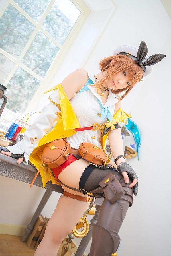 【Cosplay欣赏】伊织萌《莱莎的链金工房２》售前喷血Cos写真！